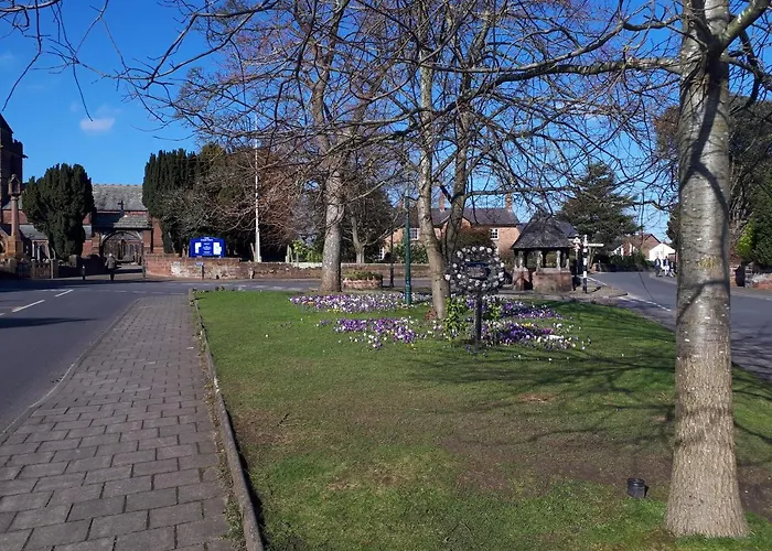 Village 3-Bed House Netflix In Chester