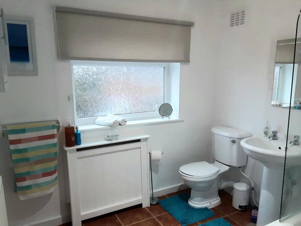 Village 3-bed House Netflix In Chester