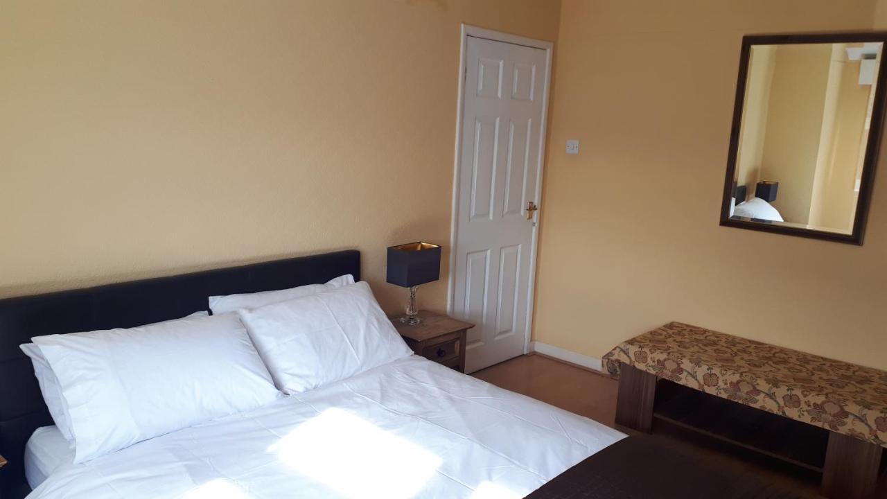 Village 3-bed House Netflix In * Chester