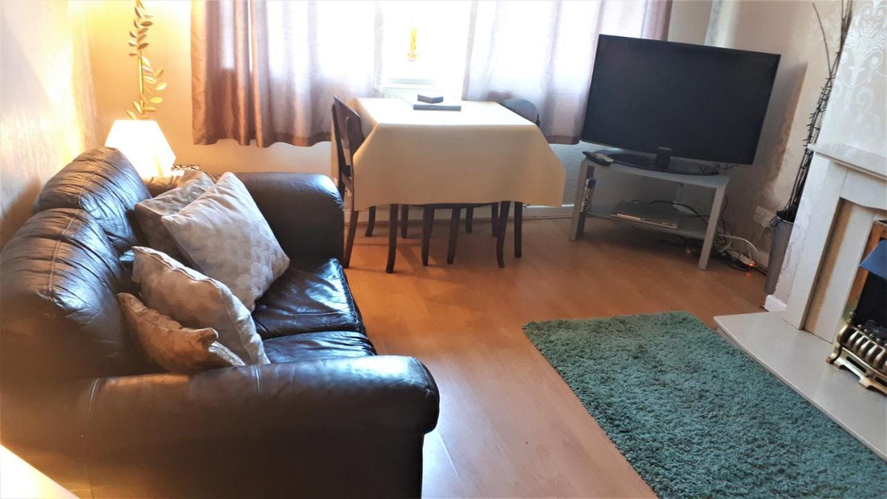 Village 3-bed House Netflix In Holiday home Chester